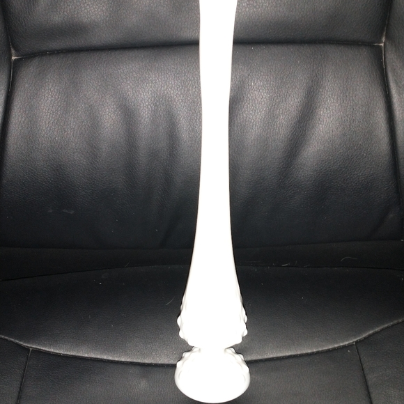 Swag milk glass vase - Picture 5 of 5